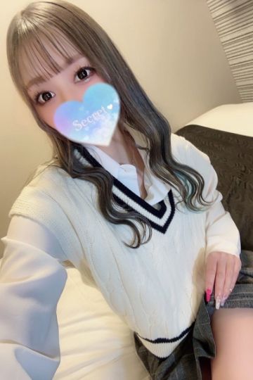 愛咲　るあ