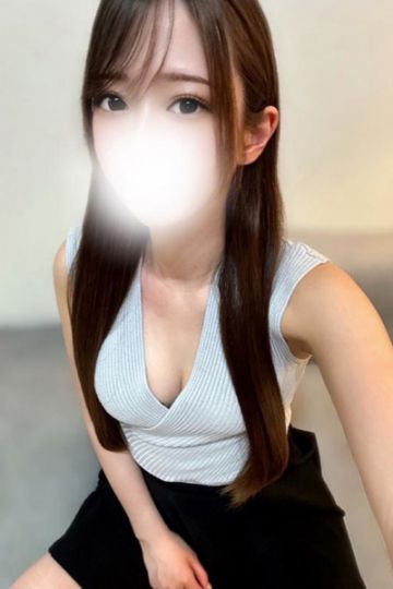 深田ひな