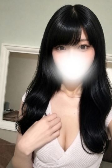 雪平ななみ