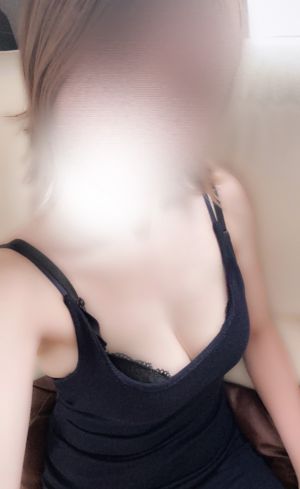 小松ひな