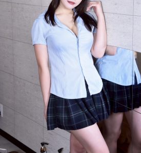 月村　あやな 