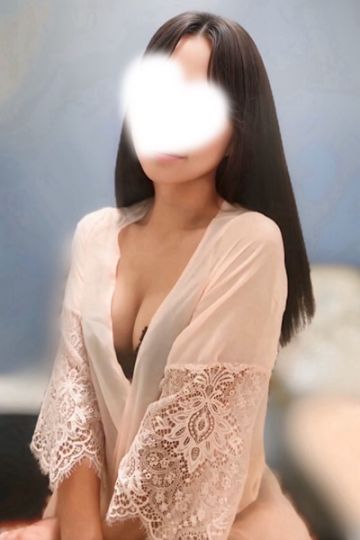 桃瀬　えれな