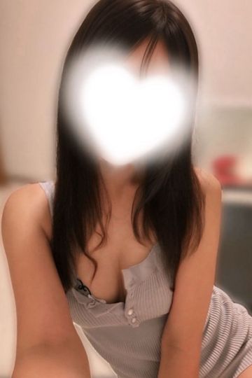 桃瀬 えれな