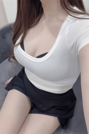 三上かりな