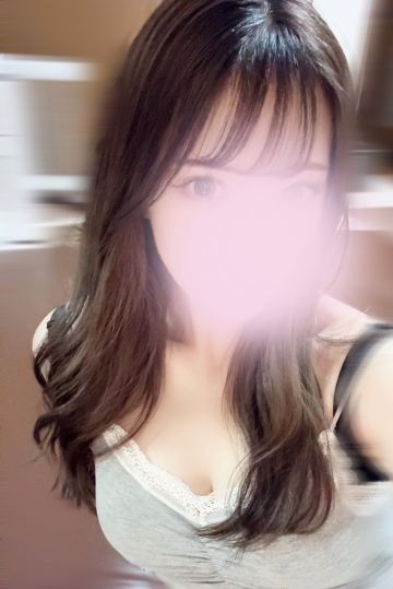 水城えな