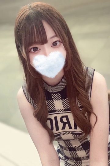 愛坂れいか