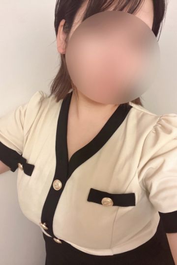 真弓かえら