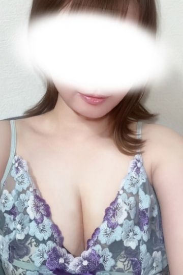 八代なこ