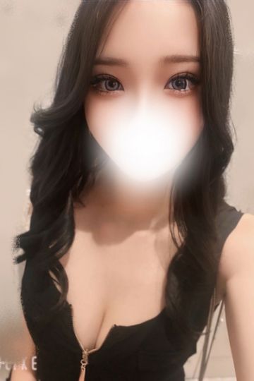 新戸あざみ