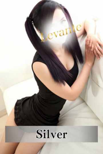 観月かれん
