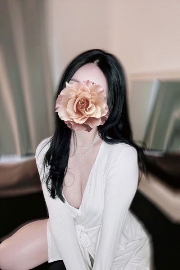 影山まゆか